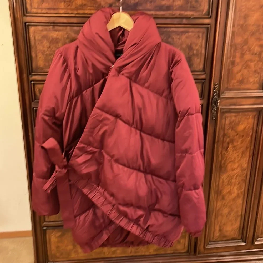 NWOT Universal Standard woman’s maroon puffer coat. It's called the kanda puffer - Picture 2 of 13